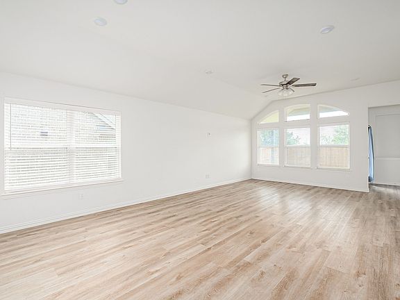 3rd image of 13100 Zion Dr