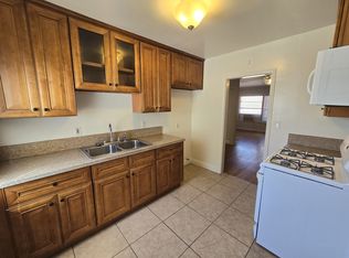 11733 Riverside Dr, Valley Village, CA 91607