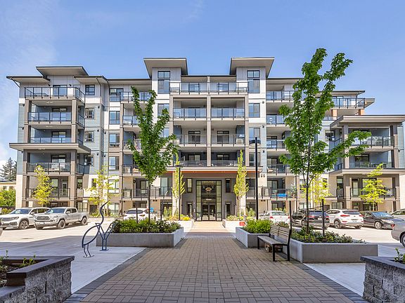 4th image of 45511 Campus Dr #1198562