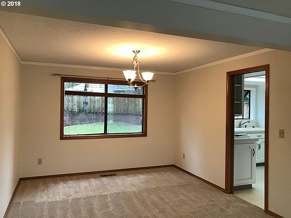 5th image of 11070 SW Summer Lake Dr
