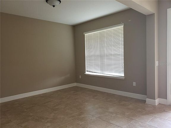 5th image of 573 Gunston Ct