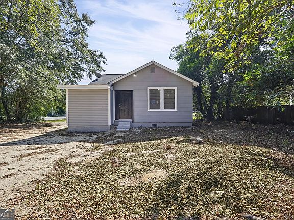 5th image of 3705 Log Cabin Dr