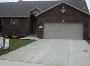 8221 Trail Ridge Ct, Lincoln, NE 68505