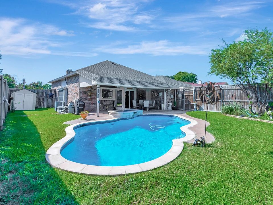 1st image of 210 Southern Belle Dr