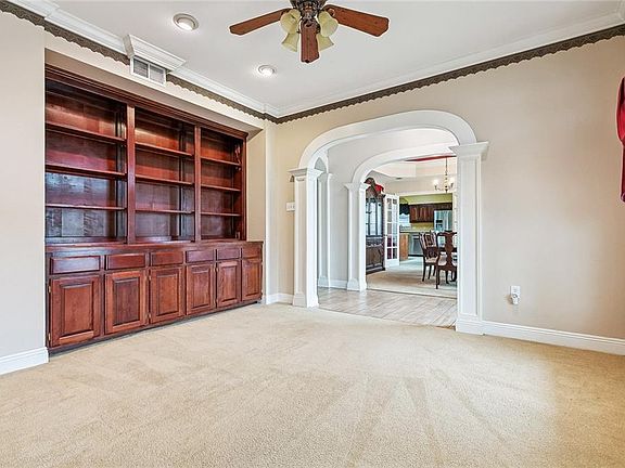 3rd image of 1304 Lake Louise Dr