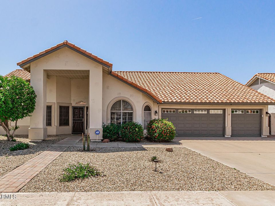 1st image of 3047 E Menlo St