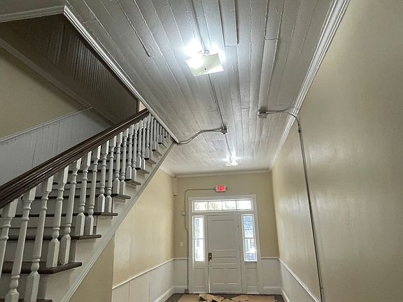 3rd image of 1345 Glover St