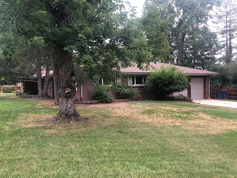 7990 Crest Dr — Photo 15