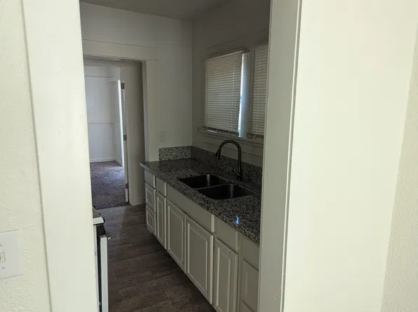 130 Wilson Ave, Bakersfield, CA 93308