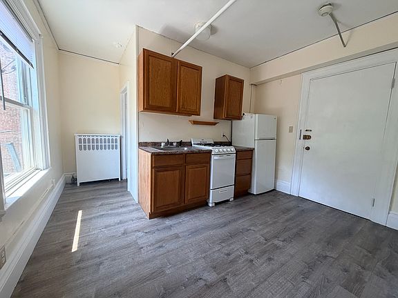 5th image of 149 Strathmore Rd #6