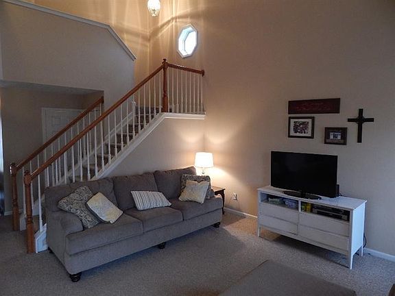 5th image of 119 Lovett Park Ln