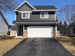 1420 Field Creek Cir, Victoria, MN 55386