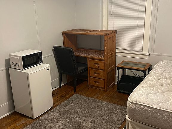 2nd image of 1516 S 8th St #1