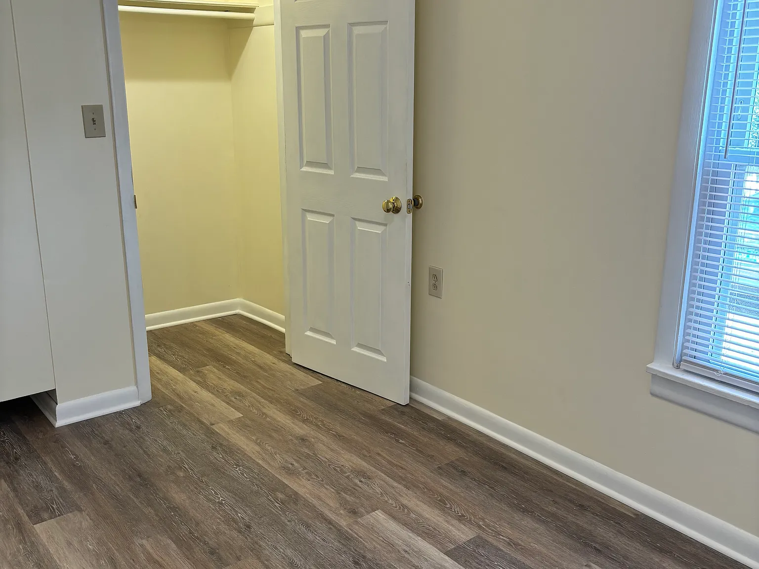 3 bed, 1000 sqft, $3,075 — Photo 3