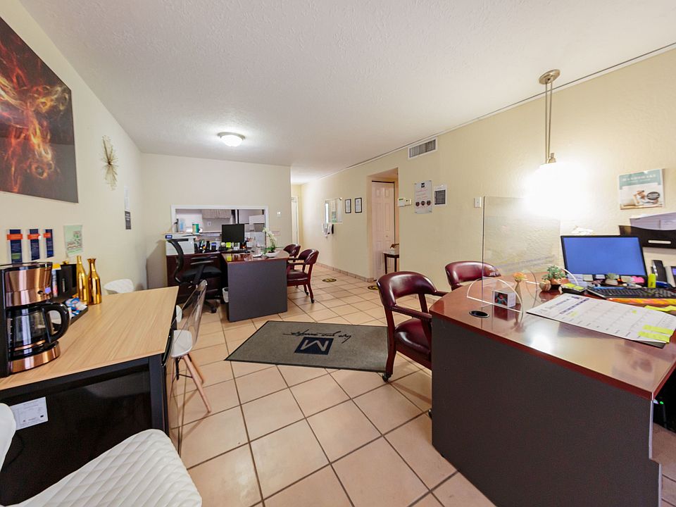 Leasing Office | Sunset Palms | Apartments For Rent in Hollywood FL