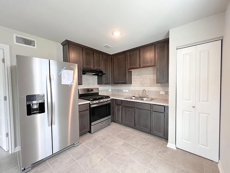 1616 Arbor Knot Dr #B — Photo 5