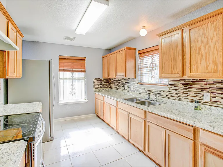 11807 Greenmesa Dr — Photo 3