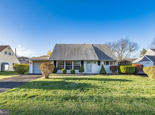 111 Harmony Rd, Levittown, PA 19056