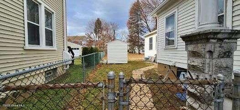 3rd image of 15 Woodrow Court