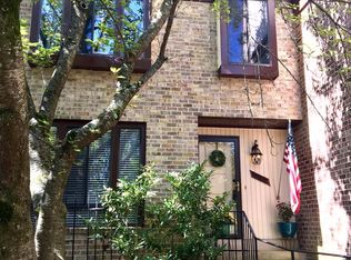 10304 Cherry Blossom Ct, Oakton, VA 22124