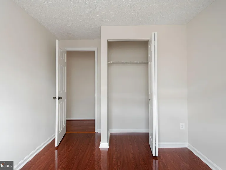 6324 Lightburn Ct — Photo 22