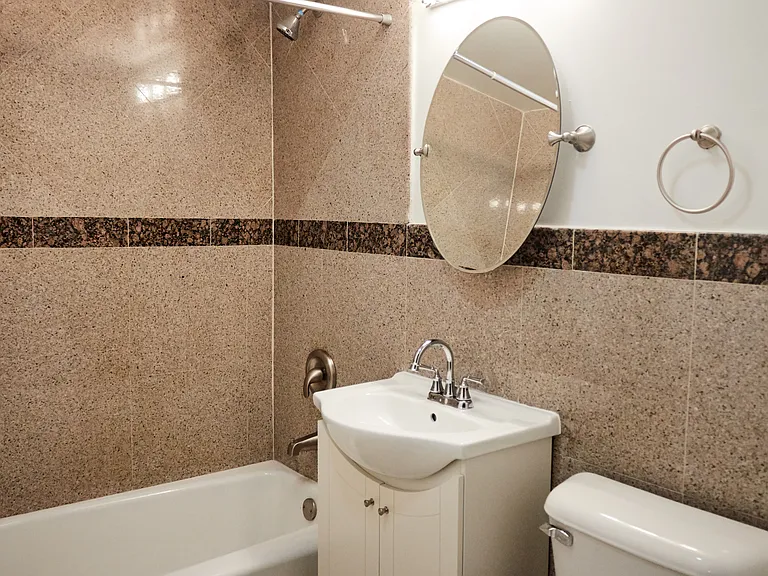 The Stone Falls Apartments — Photo 7