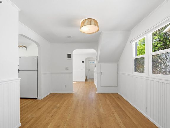 5th image of 2459 Miami Ln