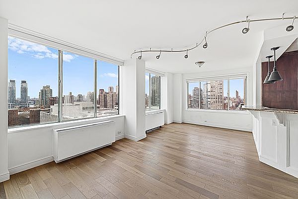 1st image of 61 W 62nd St #18MN
