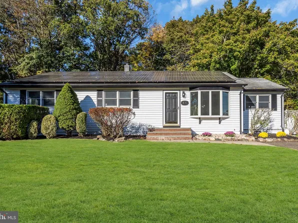 44 Lake Dr, Roosevelt, NJ 08555