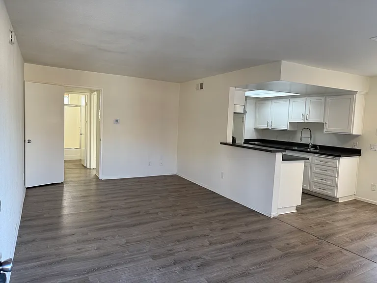1633 W Ball Rd — Photo 15