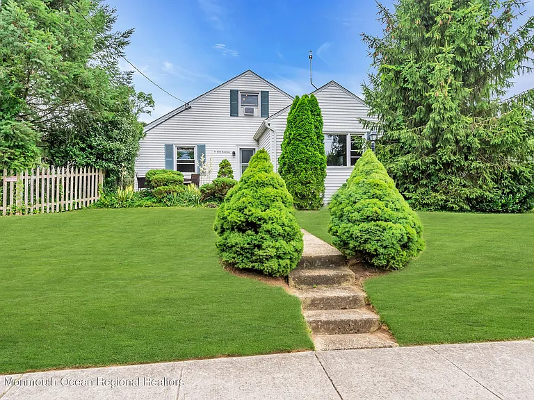 11 Elm Ave — Photo 20