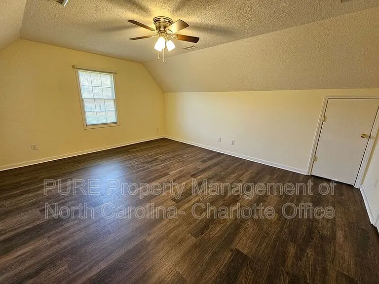 151 Woodfern Pl — Photo 30