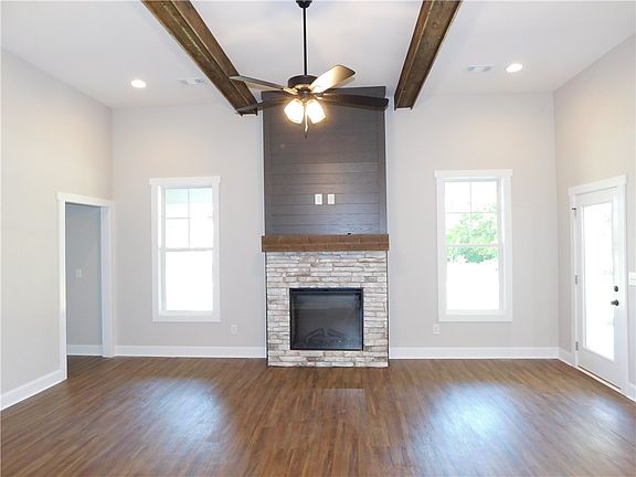 5th image of 3035 Lee Road 401