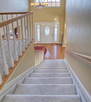 2nd image of 206 E Meadow Wind Ln