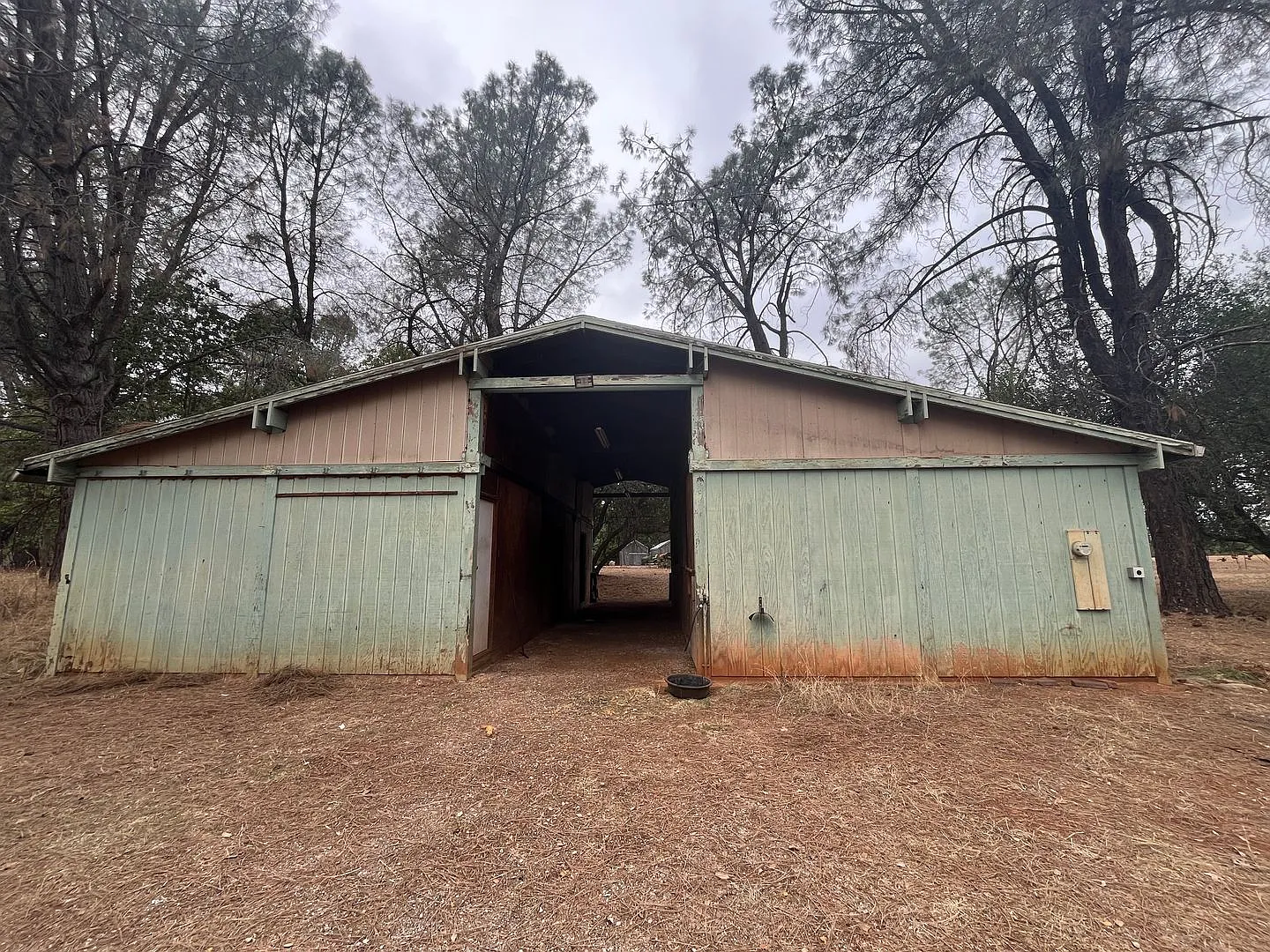 Two acre property with a barn! — Photo 3