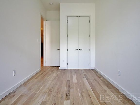 4th image of 463 E New York Ave APT 2R