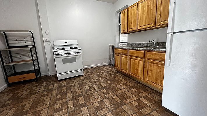 1st image of 5013 10th Ave #2R