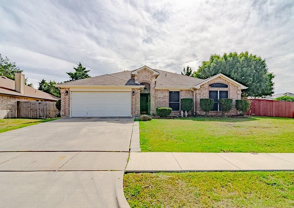 1st image of 1627 Sandalwood Dr