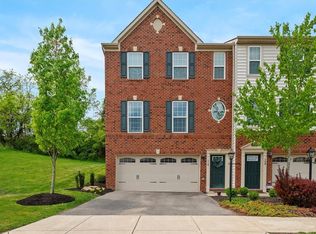 110 Noble Woods Dr, Coraopolis, PA 15108