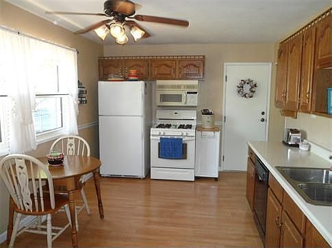 3rd image of 3928 Mitchford Dr