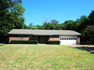 204 Cogdell St, Granbury, TX 76048