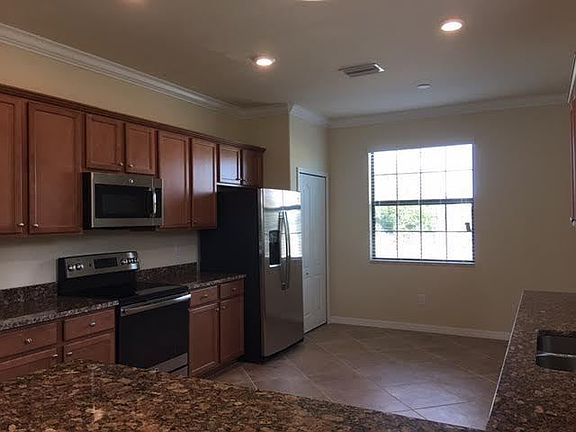 3rd image of 12715 Canavese Ln
