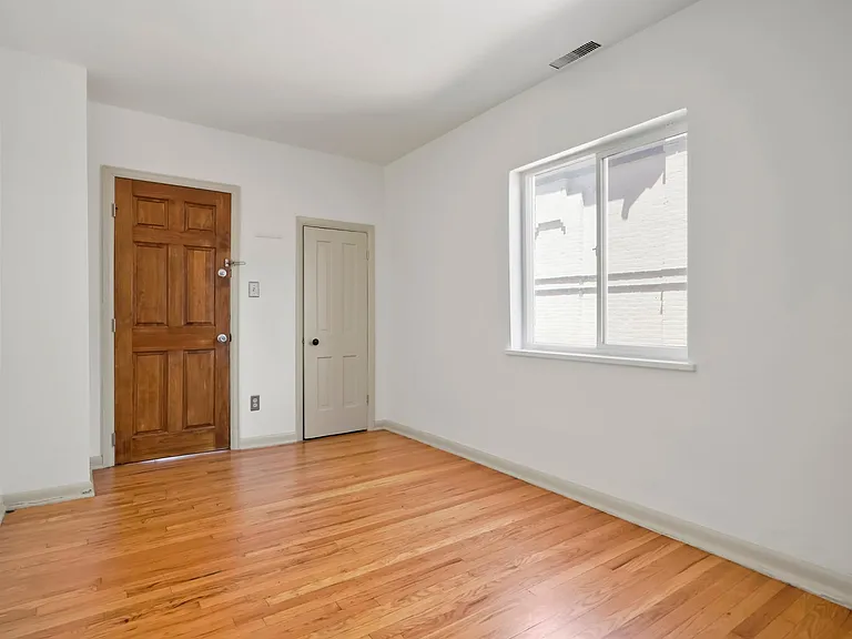278 S Lincoln St #2 — Photo 2