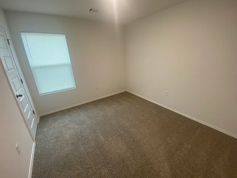 104 E Fredonia Ct — Photo 7