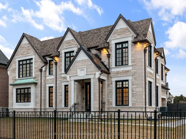 29 Ballyconnor Ct, Toronto, ON M2M 0B6