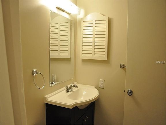 2nd image of 100 Waverly Way APT 110
