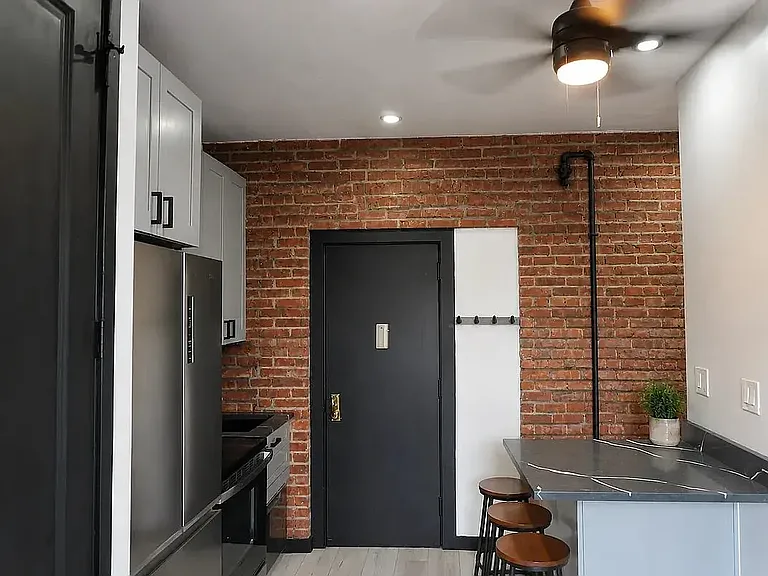 2100 2nd Ave #28 — Photo 3