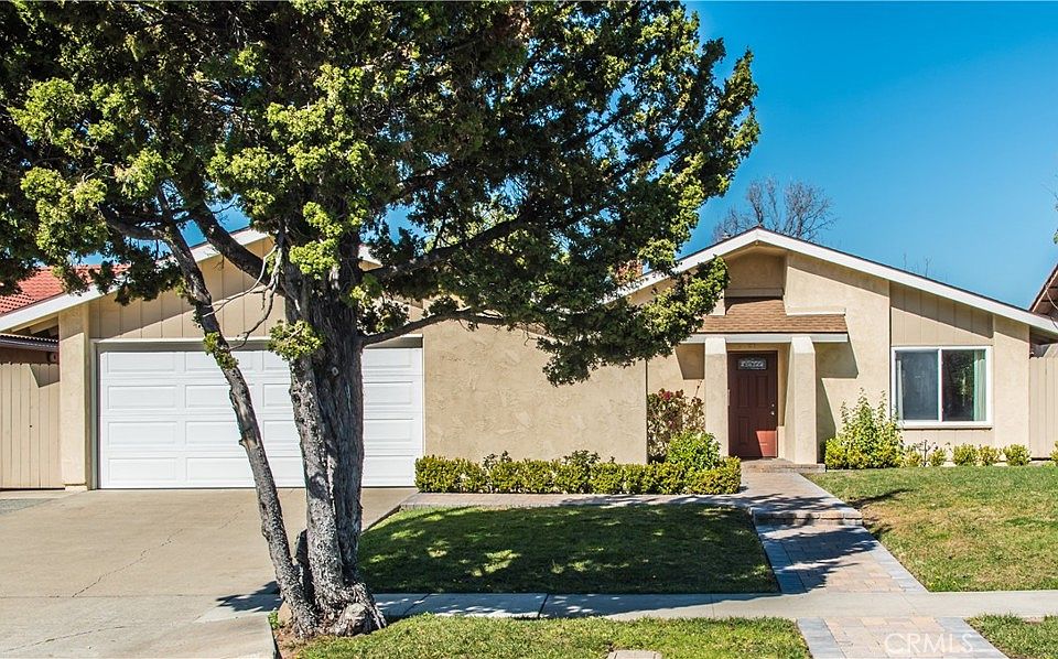 1st image of 6017 E La Paz Way