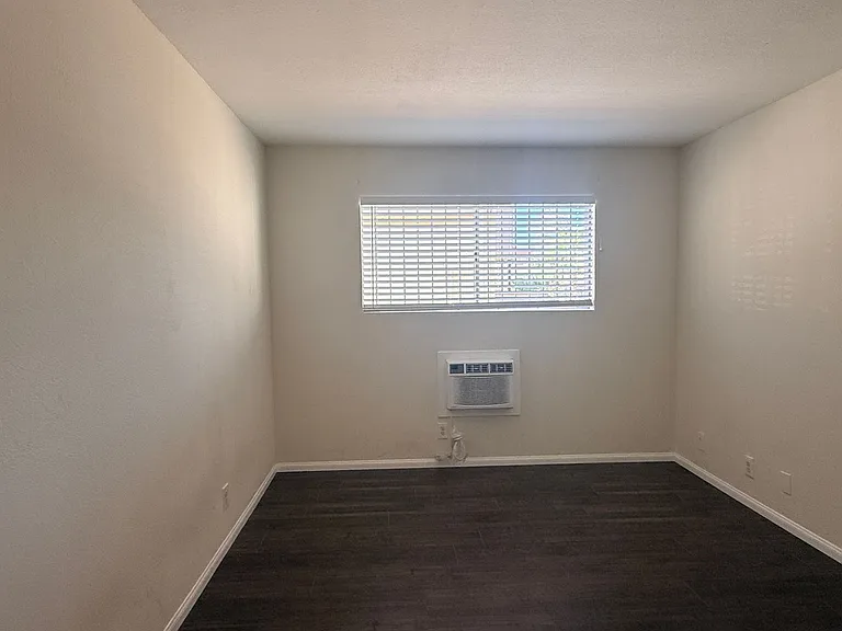 5422 Swenson St #9 — Photo 14