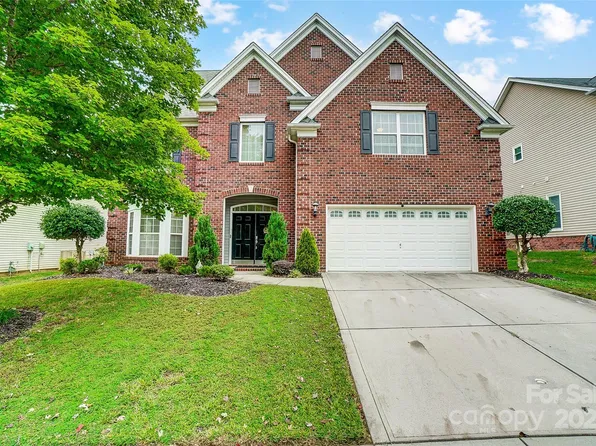 10316 Lauder Ct, Charlotte, NC 28278